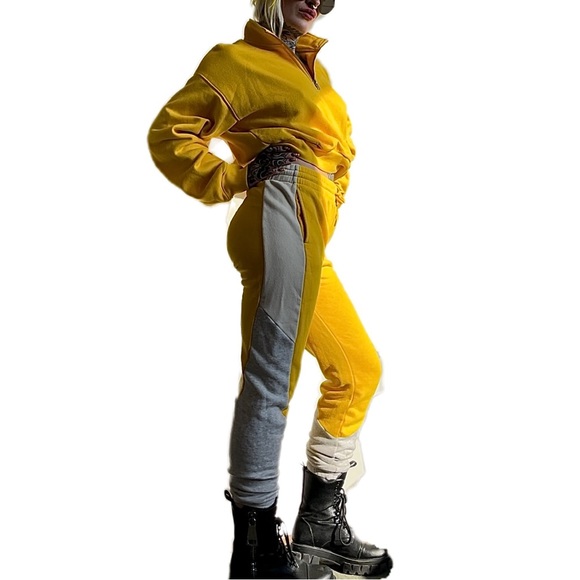 ARITZIA Yellow Sweatsuit - Cozy Fleece 1/4 zip sweatshirt & Perfect Sweatpant - Picture 5 of 8